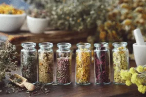 Ampolle con erbe officinali